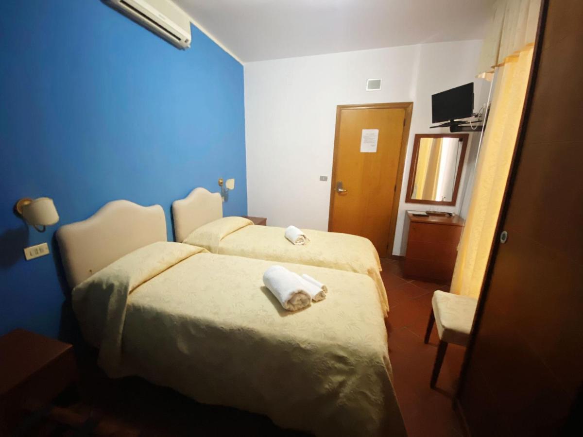 Caterina House Nel borgo piú bello d'Italia San Lucido Esterno foto