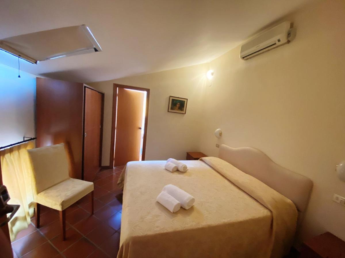 Caterina House Nel borgo piú bello d'Italia San Lucido Esterno foto